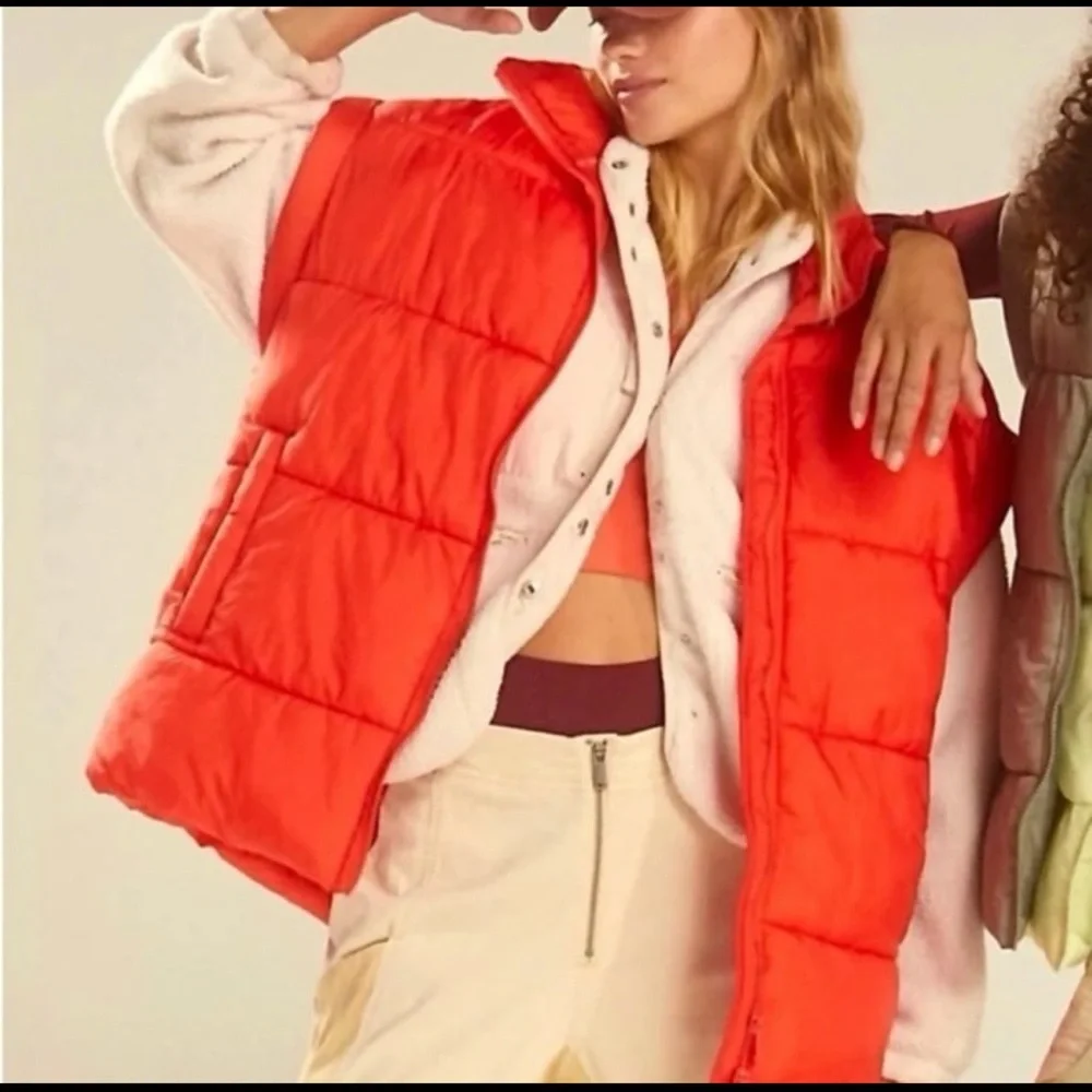 NWOT free people PrimaLoft Puffer Vest Orange Quilted Insulated Outerwear Medium - Picture 1 of 10